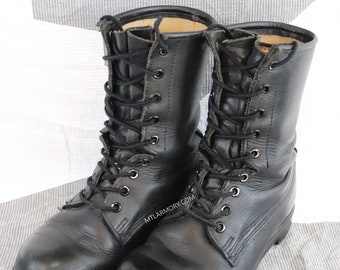 Canadian Forces Mark III black leather combat boots size 2-2 1/2 F