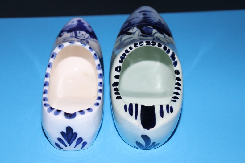 ashtrays with Windmill scene Delft Dutch Shoes 2