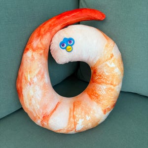 ¡Peluche Furby de camarón!