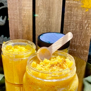 Brightening Turmeric |Manukau Honey Sugar Scrub| Peppermint infused to induce better blood circulation