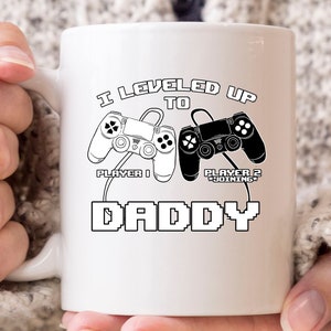 I Leveled Up To Daddy Mug, Gaming Baby Announcement Coffee Cup For Soon To Be Daddy, Cute Video Game Gift For Gamer Dad, Gamer Daddy Mug