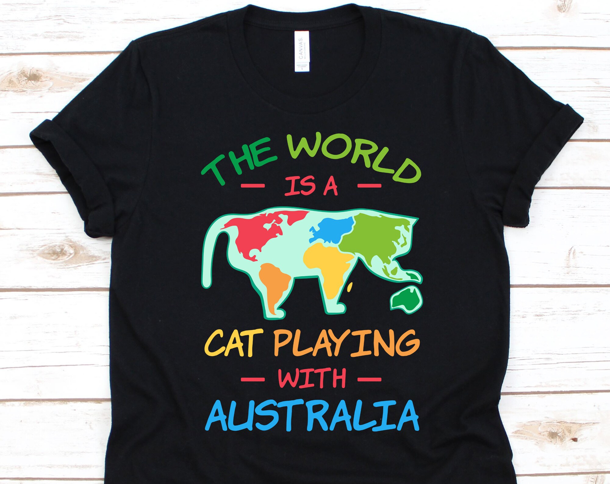 Discover Die Welt ist eine Katze, die mit Australien Shirt spielt, Katzen T-Shirt