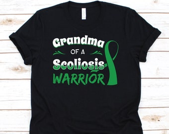 Oma eines Skoliose Krieger Shirt, Bewusstsein Geschenk für Skoliose Kämpfer, Rücken-Operation, Skoliose T-Shirt, Wirbelsäulen-Fusion-Operation Shirt