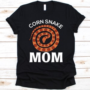 Corn Snake Mom Shirt, Corn Snake Lover Shirt For Mom, Corn Snake Lovers Shirt, Snake Mom Mother&#39;s Day Gift,  Snake Lover Herpetology T-Shirt