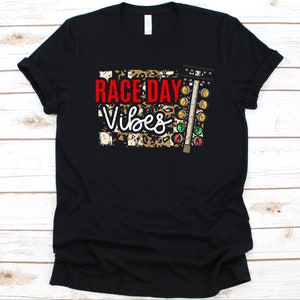 Camiseta de vibraciones del día de la carrera, regalo para corredores de drag, carreras de motor, camisa de deportes de motor, amantes de las carreras de arrastre, diseño de árbol de Navidad, luces de carreras de arrastre
