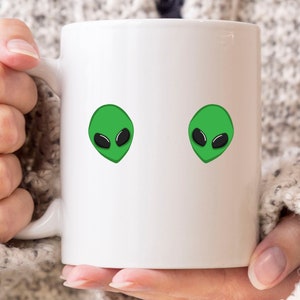 Alien Face Mug, Funny Extraterrestrial Conspiracy Theory Gift Idea for Sci-Fi Lovers, Cute Outer Space Alien Abduction Coffee Cup