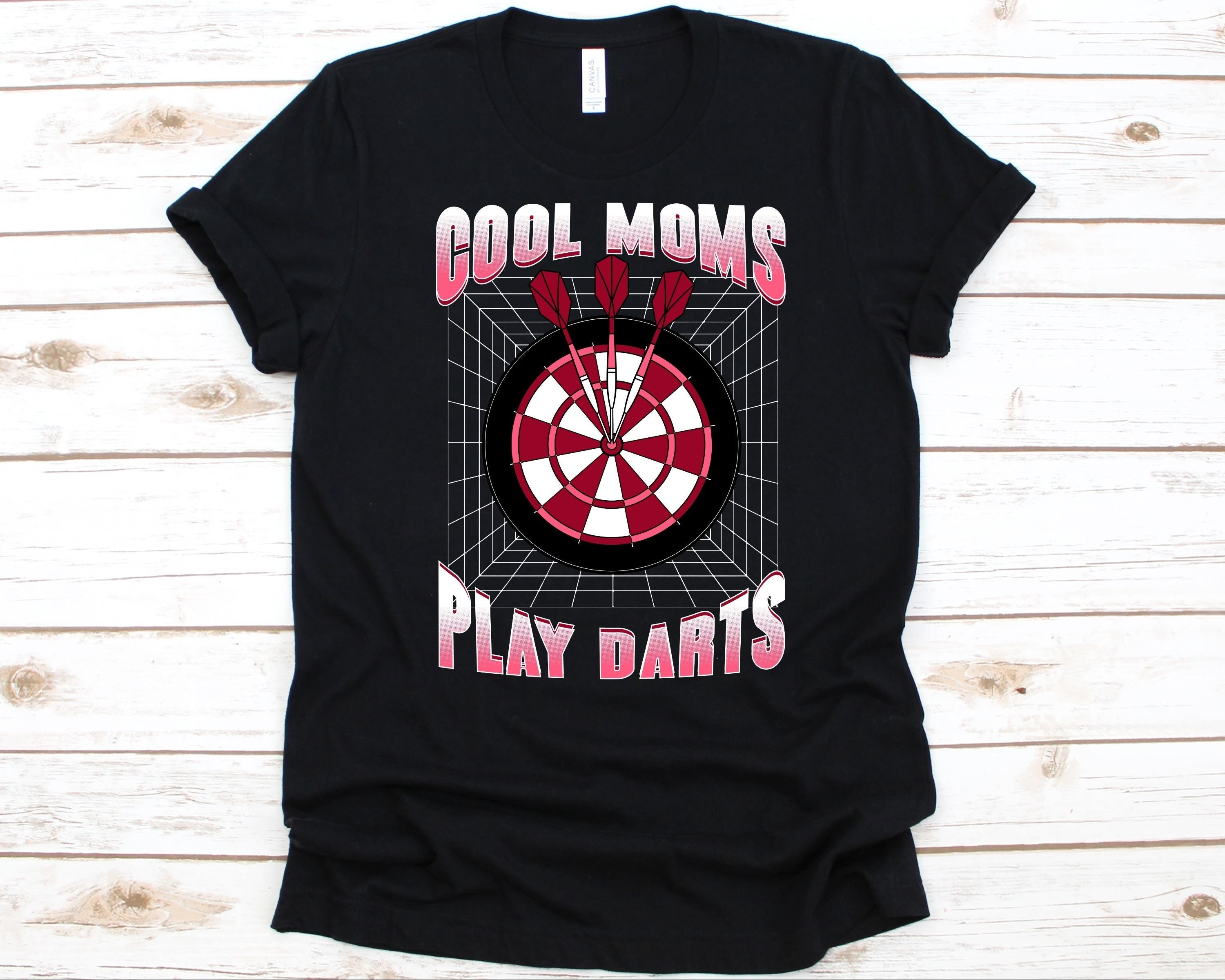 Cooles Moms Play Darts Shirt Muttertagsgeschenk Dartist Mom