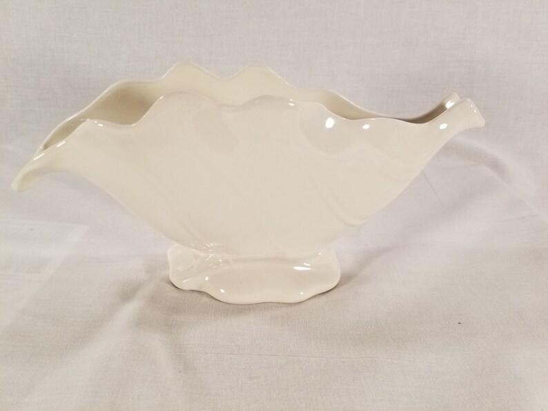 Hull Pottery Leaf Vase Mantle Bowl cream white glaze #118