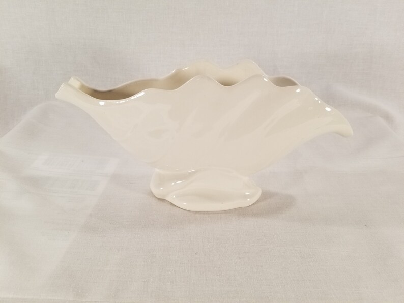 Hull Pottery Leaf Vase Mantle Bowl cream white glaze #118
