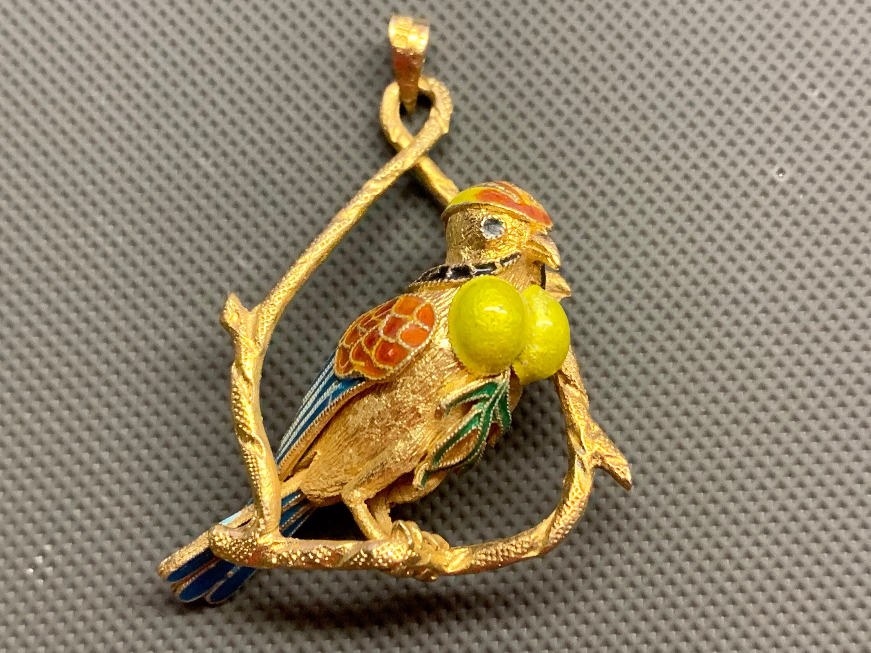 Pendentif Ancien XIXème Siècle En Métal Argenté Avec Plaque émaillée Oiseaux - Très Bon état