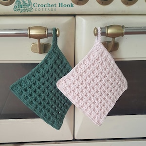 Basketweave Potholders, crocheted with cotton yarn, dark green or light pink