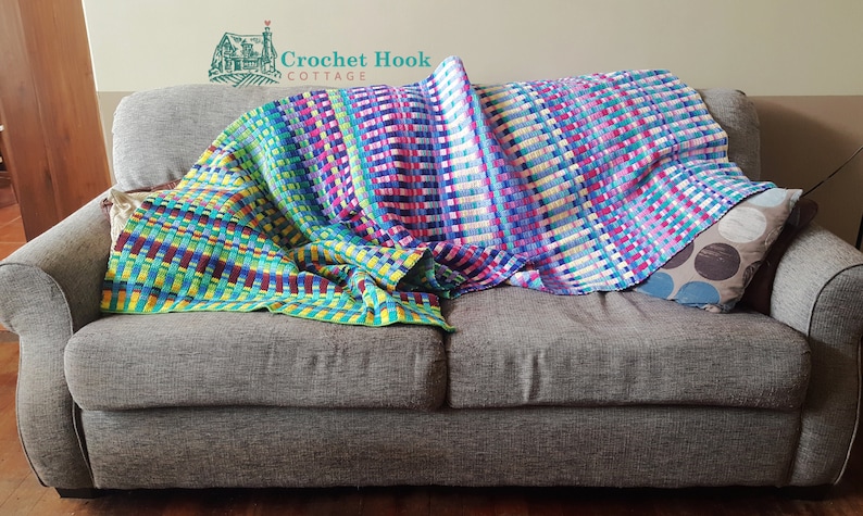 Crochet pattern for interlocking crochet temperature blanket, pattern of lines and stripes