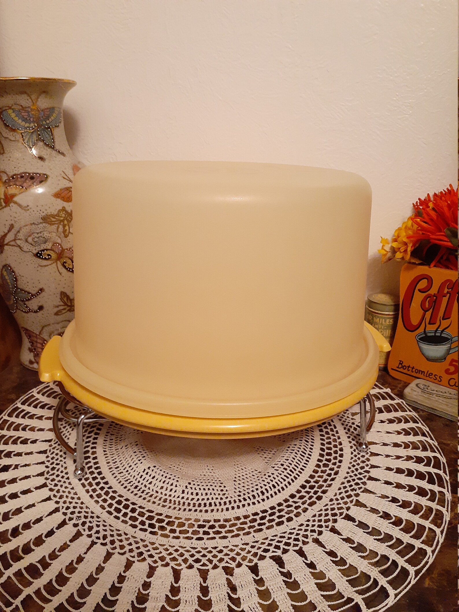 Vintage 1970's Tupperware cake carrier Etsy