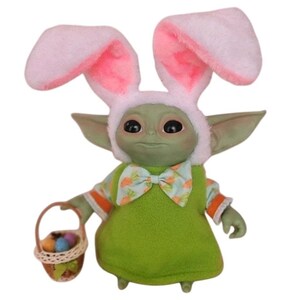 Easter Outfit for 7.5" Baby Yoda Grogu Plush Bunny Ears Basket Eggs Carrot Print Bild 4