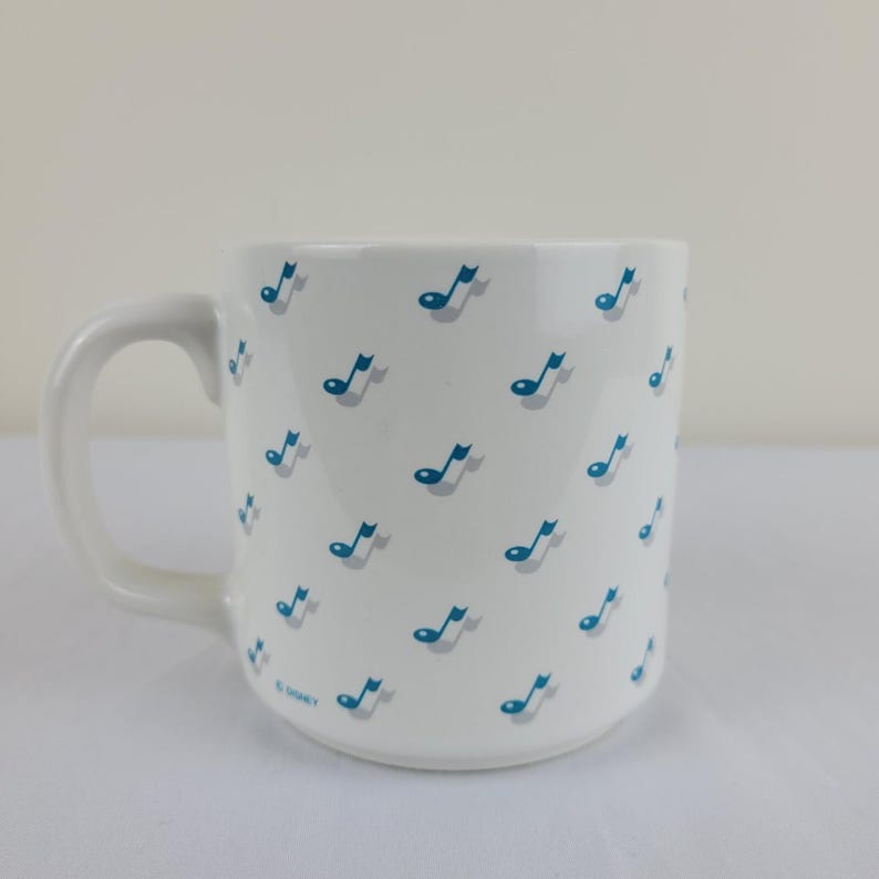 Taza vintage del Club de Mickey Mouse de Disney. Jukebox retro de los años 50 con notas musicales de un restaurante taiwanés. imagen 8