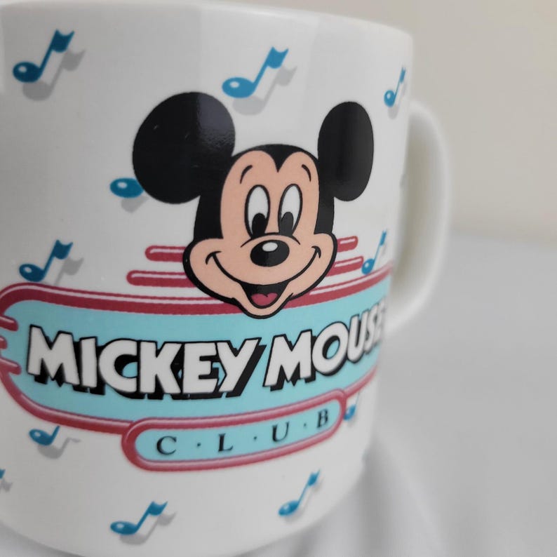 Taza vintage del Club de Mickey Mouse de Disney. Jukebox retro de los años 50 con notas musicales de un restaurante taiwanés. imagen 6