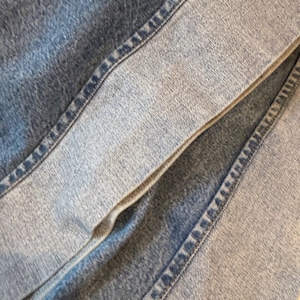Twin Bed skirt Dust Ruffle in blue Jean denim 100% cotton. Platform polyester cotton blend. Vintage Y2K twin farmhouse bed or dorm room