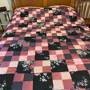Beautiful Handmade patchwork quilt Rose Pink & Black Queen size. Lots of beautiful vintage fabrics! Floral flowers fabrics 93”x87”
