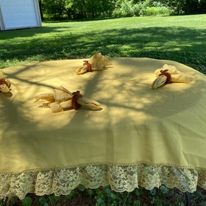 Choice Vintage 1960&#39;s 1970&#39;s tablecloths harvest gold 67” or long 116” avocado green great for your next event holiday table Vintage linens