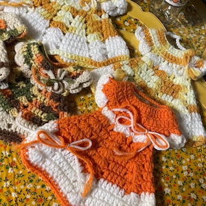 Vintage kitchen hand crocheted potholder dresses or mix and match cloth napkins strawberries & yellow, avocado orange brown harvest gold