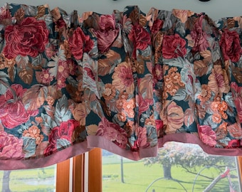 Vintage floral curtain valance in beautiful cotton chintz with dusty rose taffeta trim on slightly scalloped bottom 105”x19” fully lined