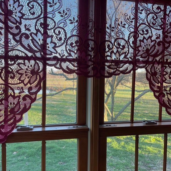 Vintage burgundy maroon netted lace swag curtain valance. All one piece 56”x36” longest length and 21” at the shortest length Nice!!