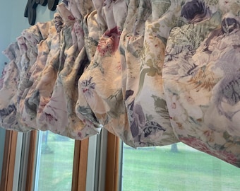 Choice of NOS Beautiful 90s Vintage curtain Balloon Valance 84” x 17” or Full Sz tailored bedskirt in light ivory damask with floral pattern