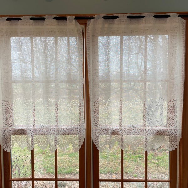 Vintage 90’s lace curtain panels with scalloped edge in woven rose design 28“ x 36“ (4 panels available, sold separately)