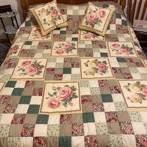 Beautiful Handmade patchwork quilt Rose Pink & Cream. Lots of beautiful vintage fabrics! Sage, dusty rose, forest green, 94”x91” or pillows
