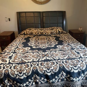 Stunning Vintage 60’s Italian Bedspread tapestry loom woven in Lombardy reversible double woven heavy with fringe. Luxurious! Fab condition!