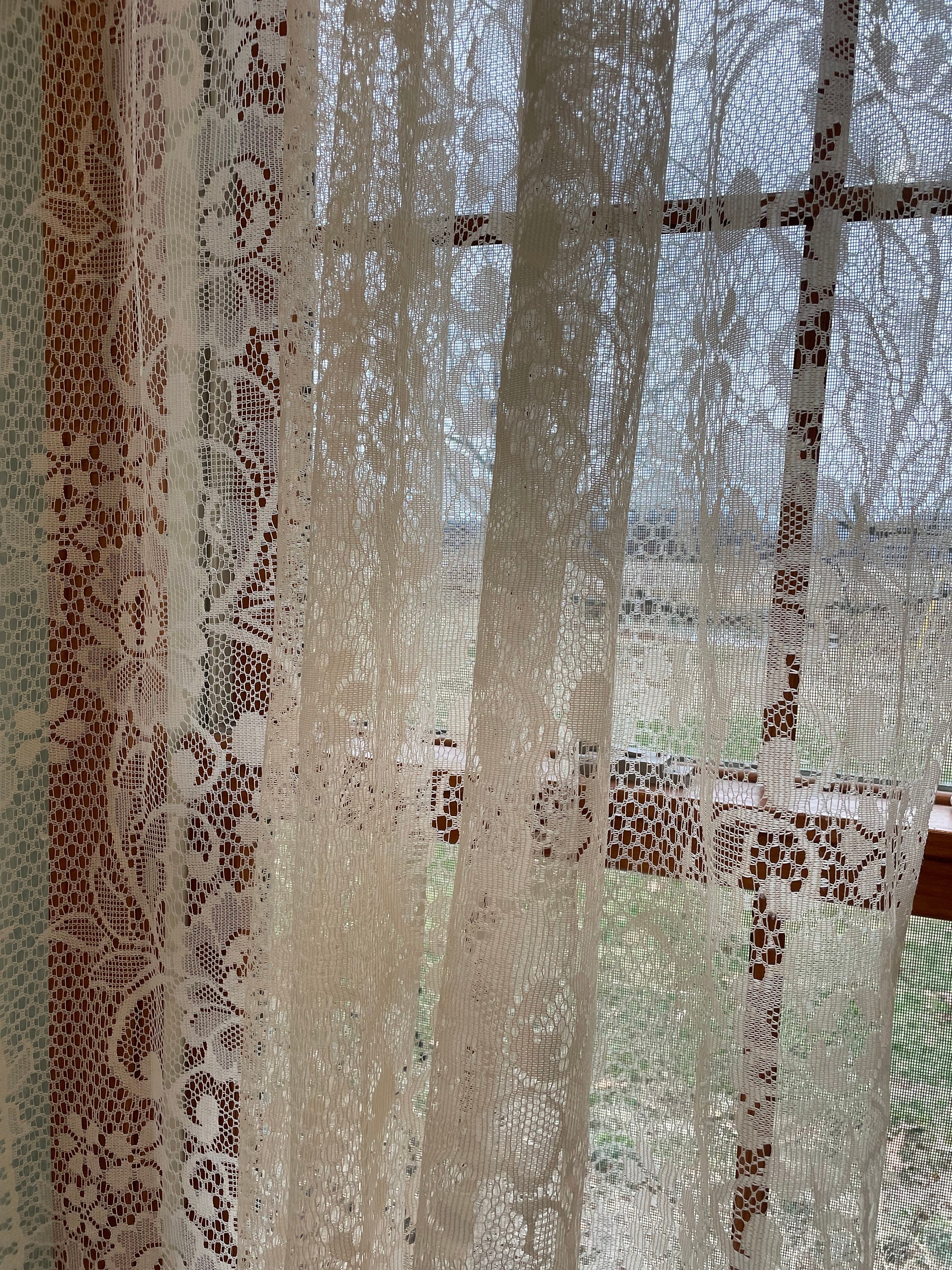 vintageカーテン 90's Vintage lace single panel curtain: slightly apricot colored