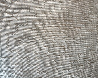 Vintage all cotton bedspread hobnail heirloom w/twist fringe cottagecore shabby chic bedding floral geometric 92”x112” Full Double pretty!
