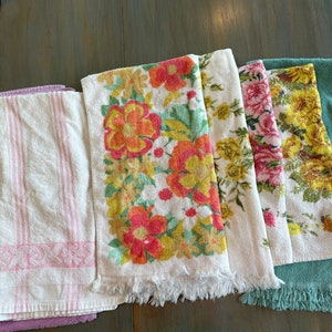 Choice of Vintage 1970s & 1980s towels. Beautiful plush or terry Bath towels. Cottage core or shabby chic. image 8