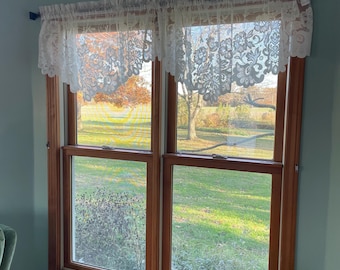 Vintage Lace curtain Valances in ivory with pincushion flowers &  scalloped bottom edge 54”x21.5” from JCPenney 5 available or swags 80x30