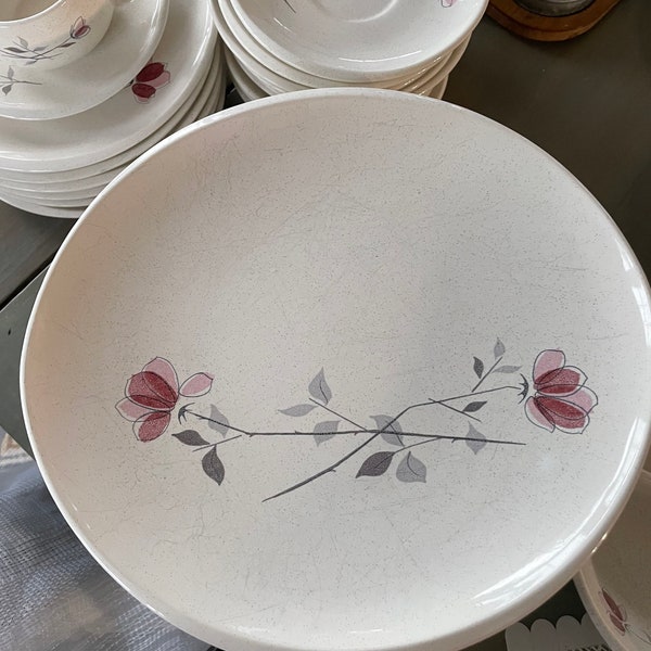 Choice MCM Franciscan Duet Plates Dishes Two pink mauve roses with gray thorny stems and leaves cross elegantly California Earthenware