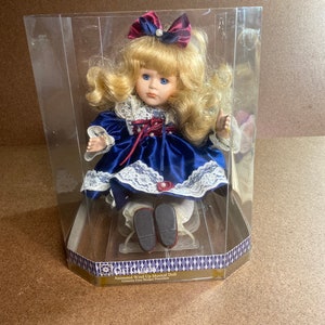 Vintage Animated Wind Up Musical Porcelain Doll Melody “Laura’s Theme.