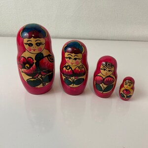 Vintage 4 Stück Nesting Doll Set Volkskunst Nesting Dolls