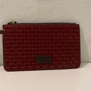 Vintage Dooney & Bourke Burgundy basket, weave Leather  wristlet/clutch with Handle