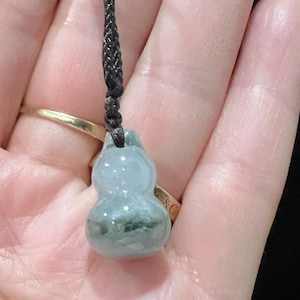 Halsketting met Birmaanse jadekalebas – groene lavendeljade, klasse A jade