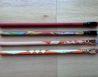 Paquete de muestra de volúmenes Blackwing 2024: 4 lápices (volumen 710, 746, 71 y 574) (sin cajas)