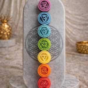 Siliconen mal 3D chakra-theelichtkaars: knutselen met zeep, hars en kaarsen