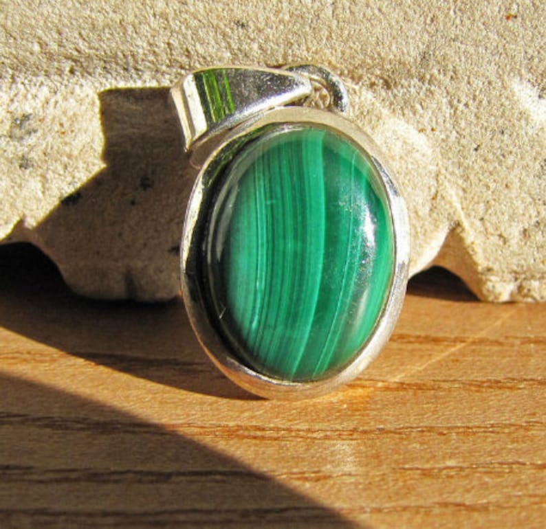 Natural Gemstone Gift Malachite Pendant Green Malachite Simple Jewelry 925 Sterling Silver Oval Gemstone Simple Pendant