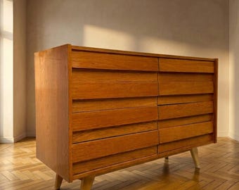 Cassettiera Mid Century impiallacciata Jiří Jiroutek U-453 anni '60 Cecoslovacchia