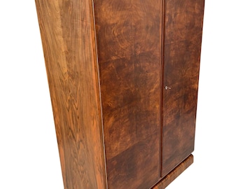 Armoire Restaurée en Placage de Noyer d'influence Art Déco, 1930s