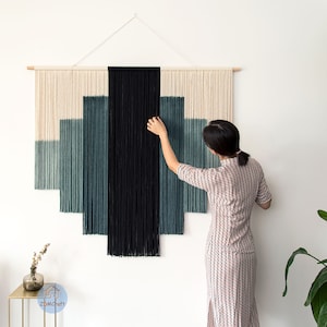 Arte de pared de macramé personalizable, colgante de pared de macramé grande, decoración de pared contemporánea, arte moderno de fibra