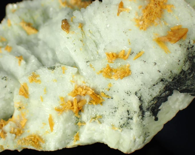 ALBITE with stilbite 6,7 x 4,0 x 3,0 cm POLAND