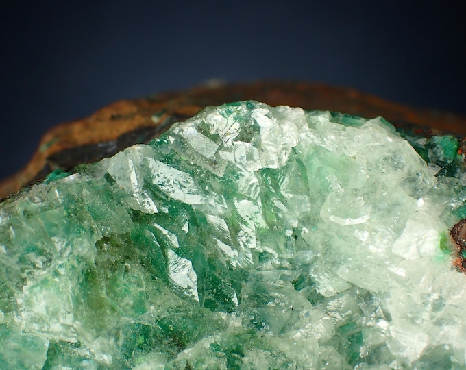 CONICHALCITE with calcite 8,3 x 5,5 x 2,7 cm Ojuela Mine, MEXICO