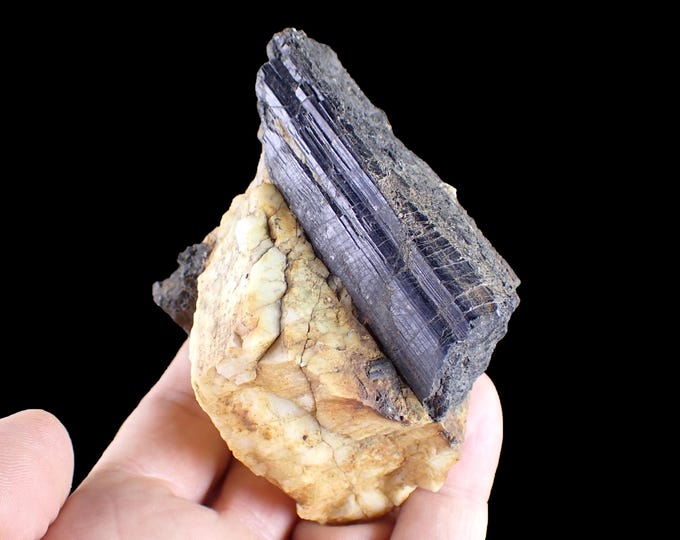 TOURMALINE black crystal 7,0 x 5,5 x 4,5 cm POLAND