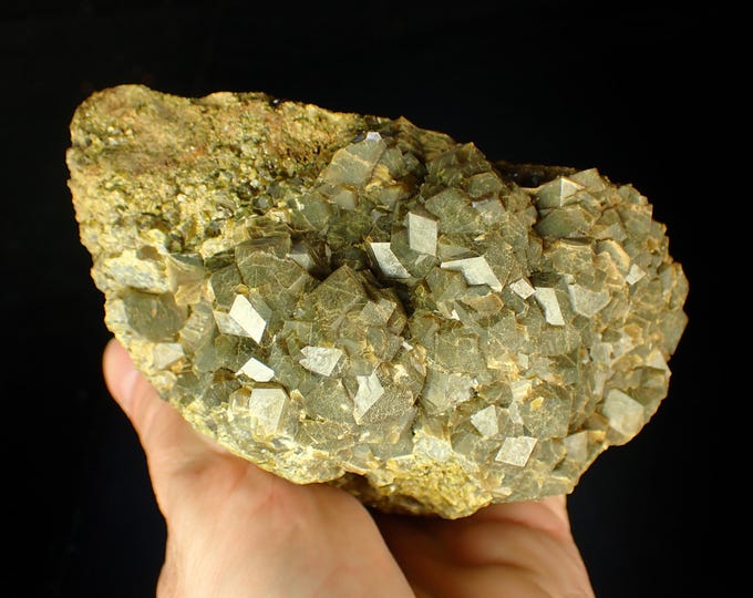 GARNET var TOPAZOLITE crystals on matrix 11,0 x 11,0 x 6,0 cm U.S.