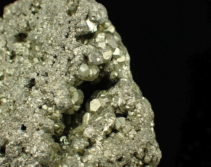 PYRITE crystal cluster 5,0 x 3,7 x 2,7 cm from PERU